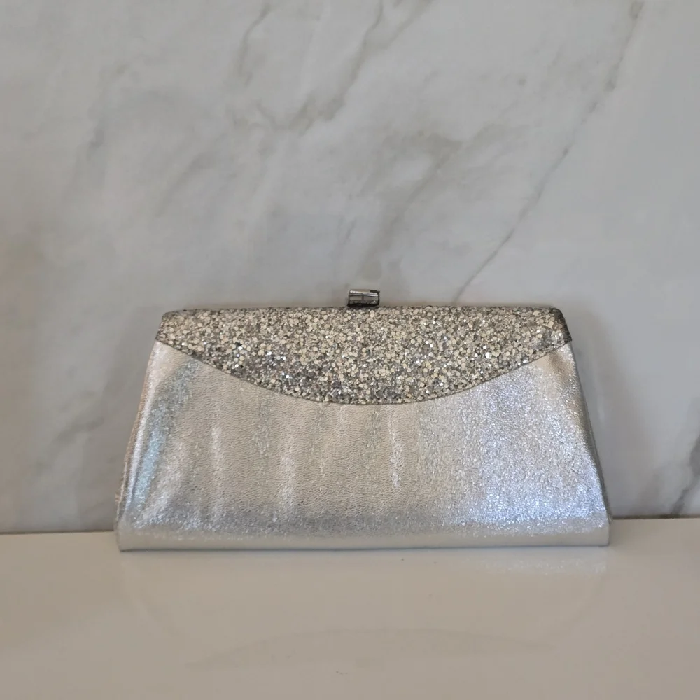 Silver Clutch | Metallic Glitter Vintage purse silver clasp chain strap